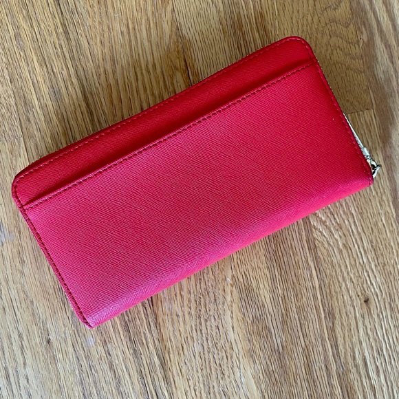 Kate Spade Zipped Wallet - Picture 3 of 6